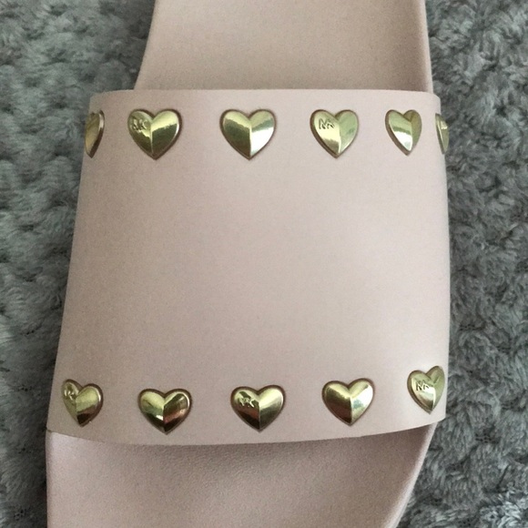 Michael Kors Zooey Studded Heart Slide - Picture 4 of 5